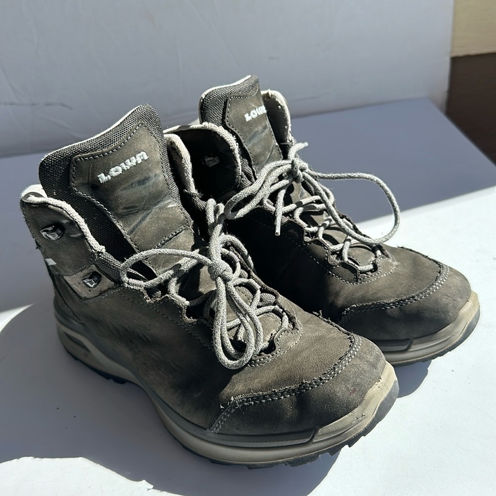 Lowa Locarno GTX QC Hiking Boot In Anthracite/ice blue-Sz 7.5